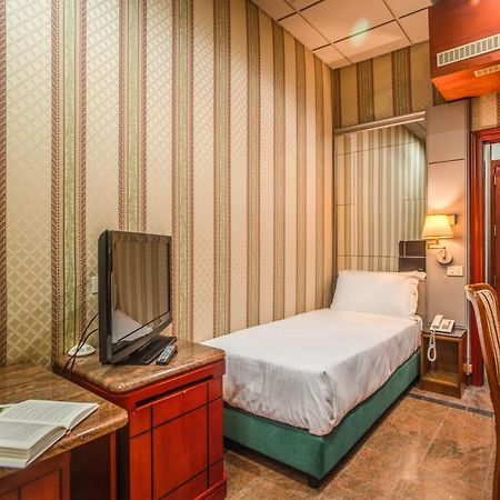 Castro Pretorio Easy Rooms Rome Buitenkant foto